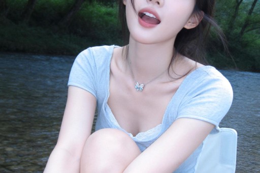 机场暖心举动：王鹤棣的温柔时刻